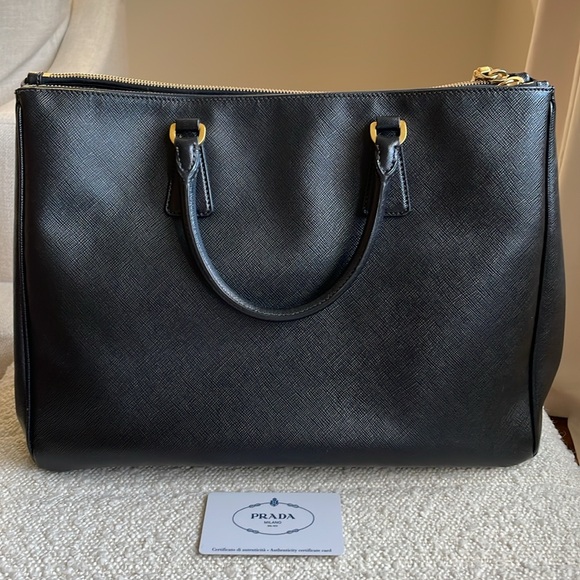 PRADA Saffiano Lux Tote Medium Size - Black - Picture 2 of 16
